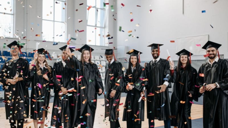 tenue pour remise de diplôme